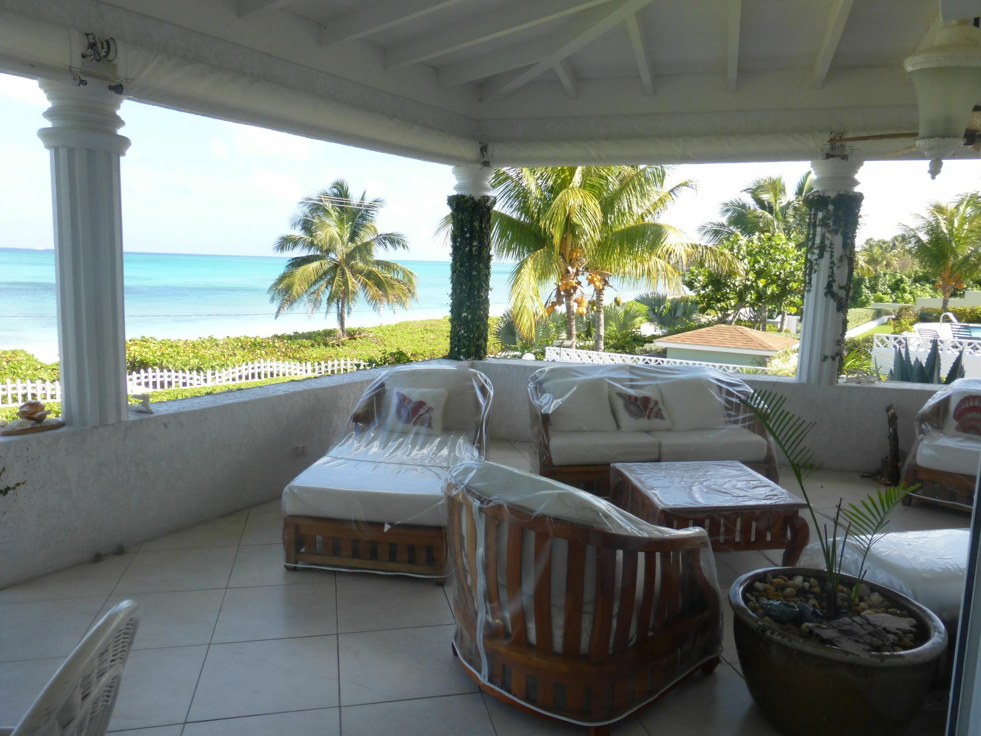 Four Bedroom Oceanfront Villa Nassau Exterior foto